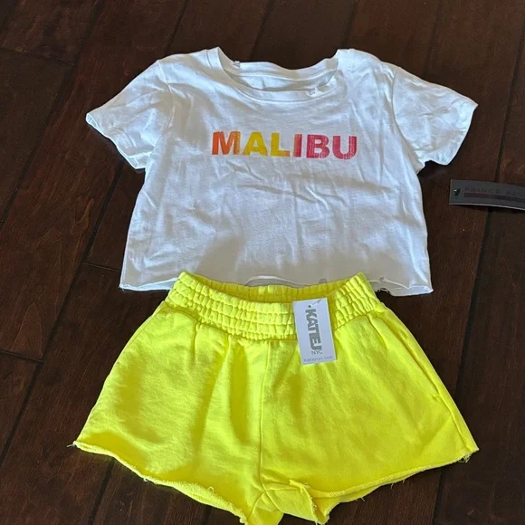 Katie J NYC Bright Yellow Kids Shorts with Prince Peter Malibu tee - Picture 1 of 5